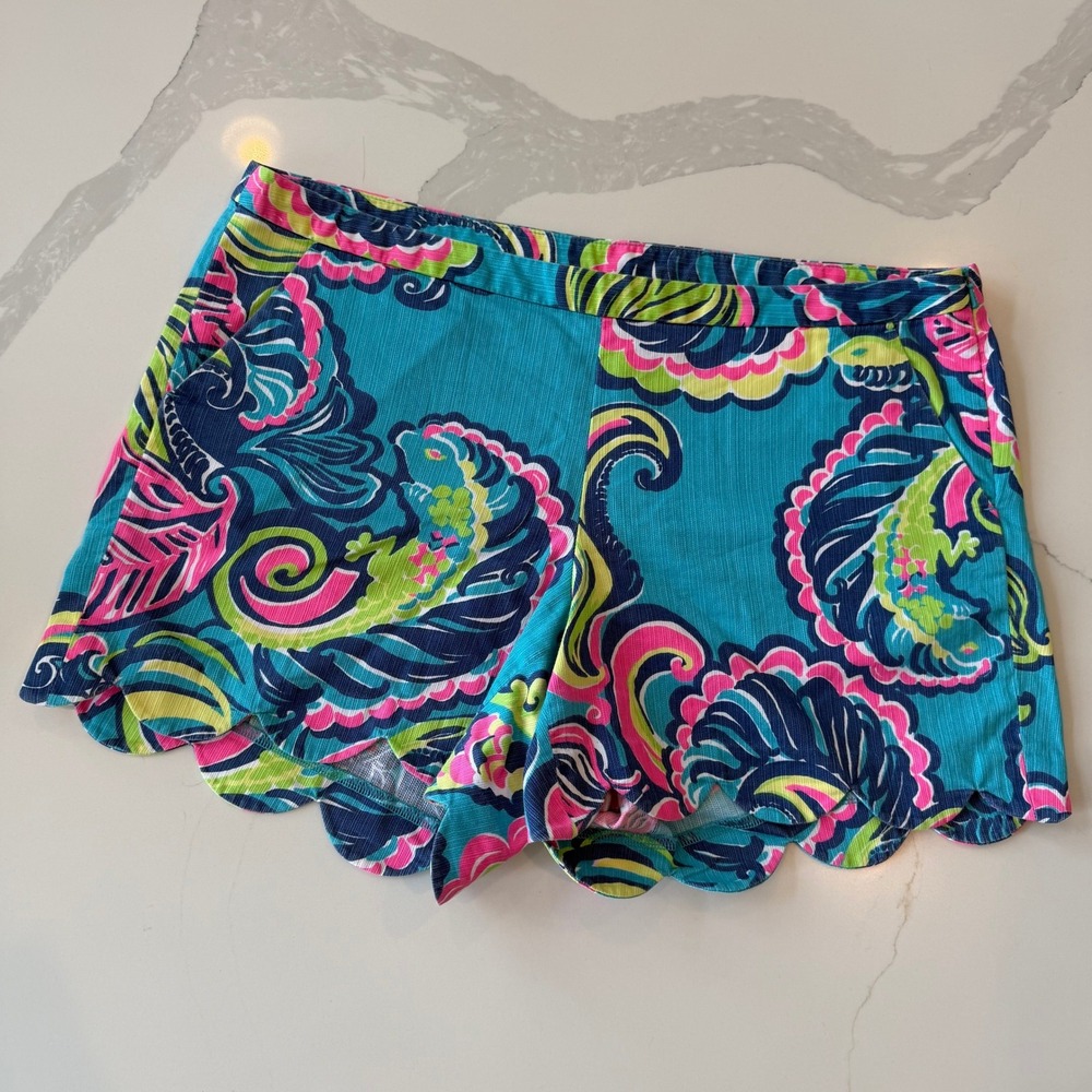 Lilly Pulitzer Buttercup Scalloped Hem Shorts Size 10 Blue Pink Paisley Floral